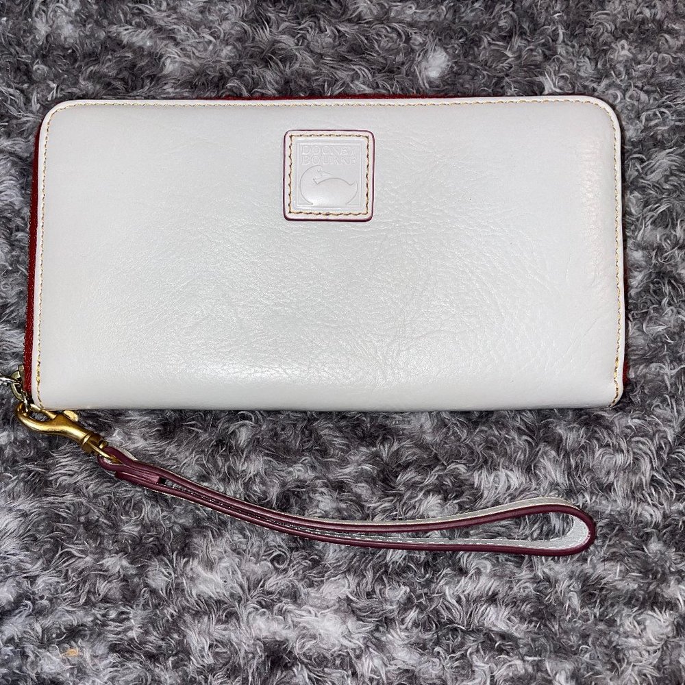 CLOSEOUT SALE!! Dooney & Bourke Florentine Large Zip Around Wristlet